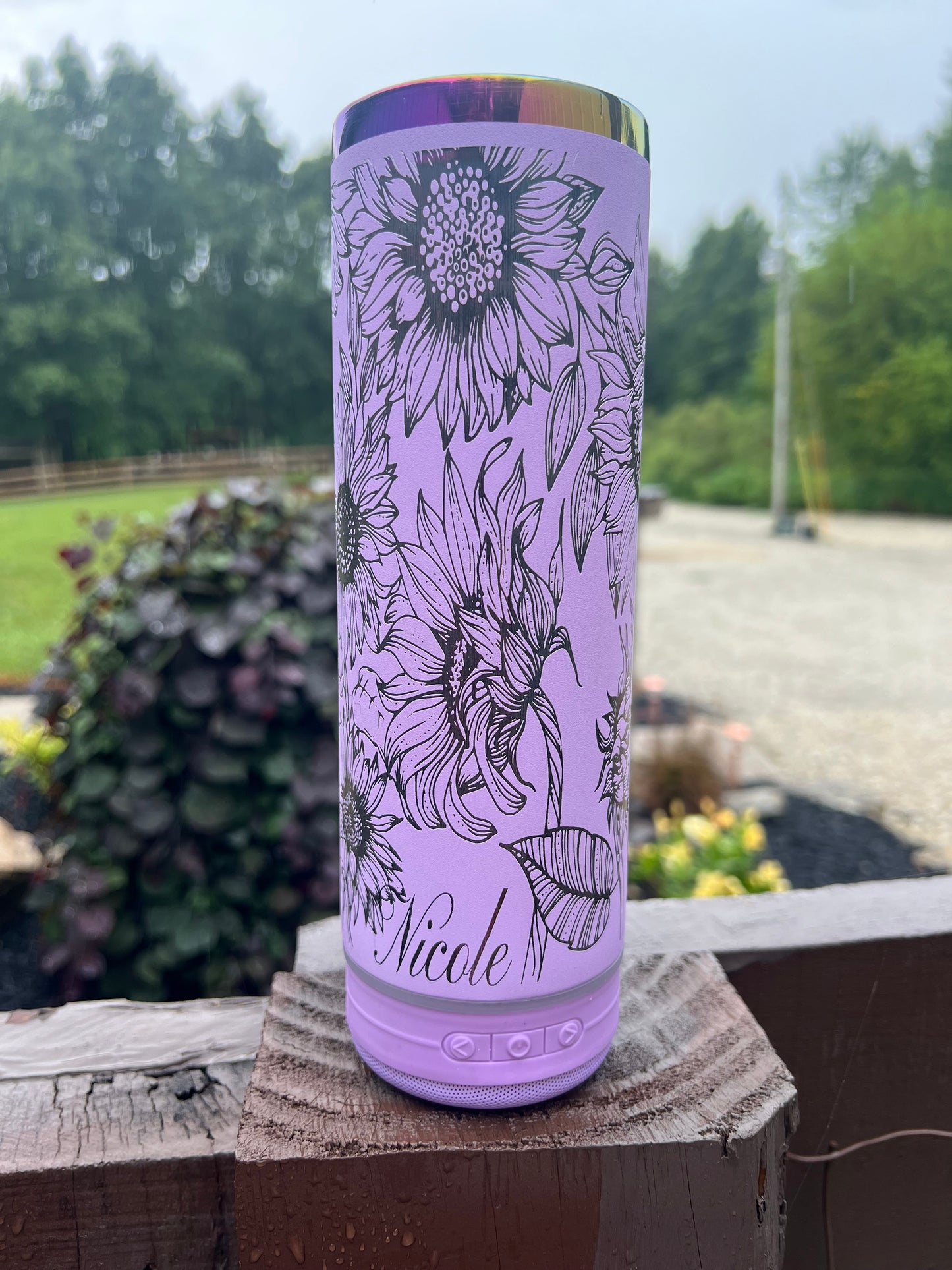 Built-in Speaker cups