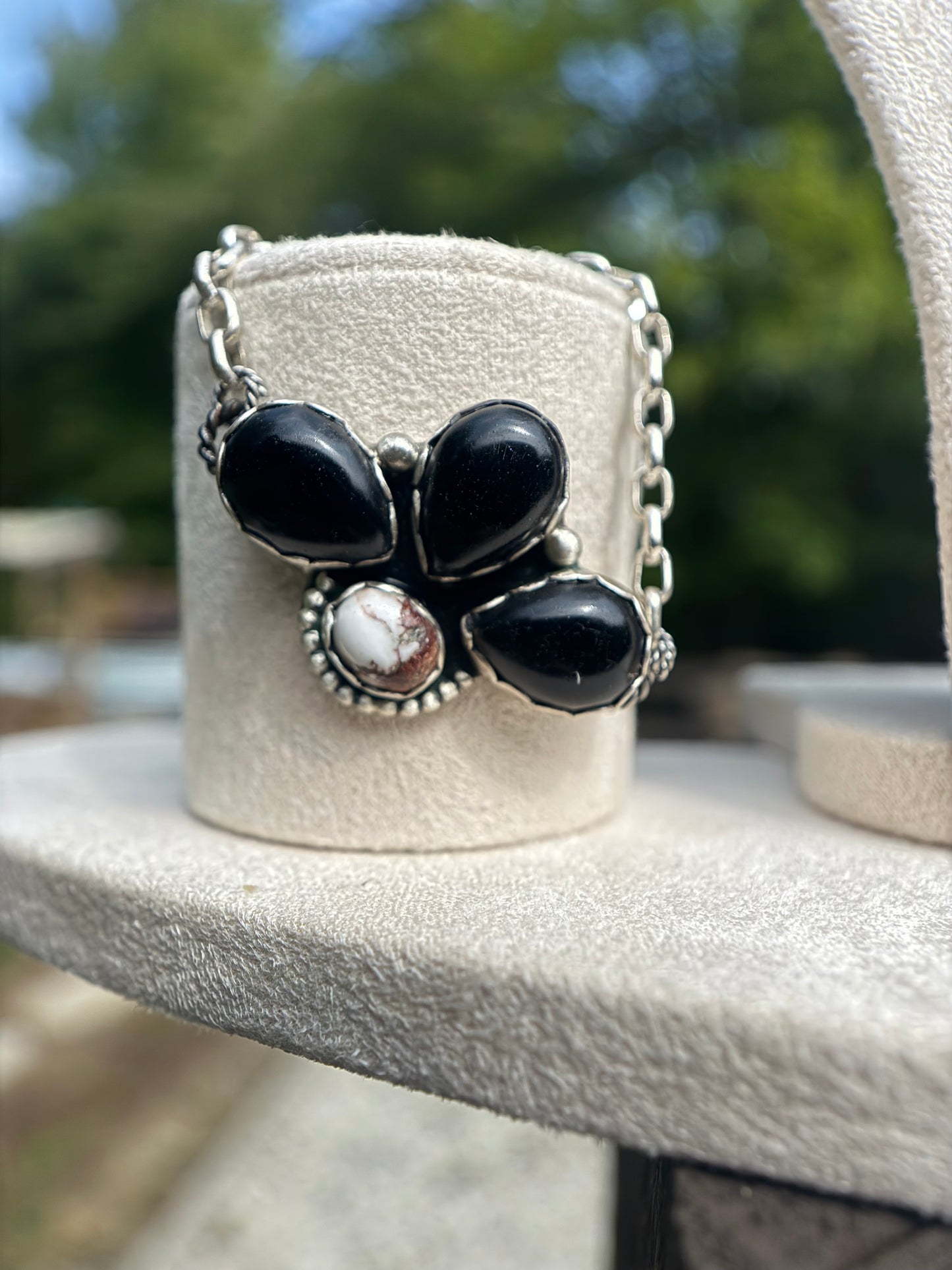 Black onyx & wild horse set