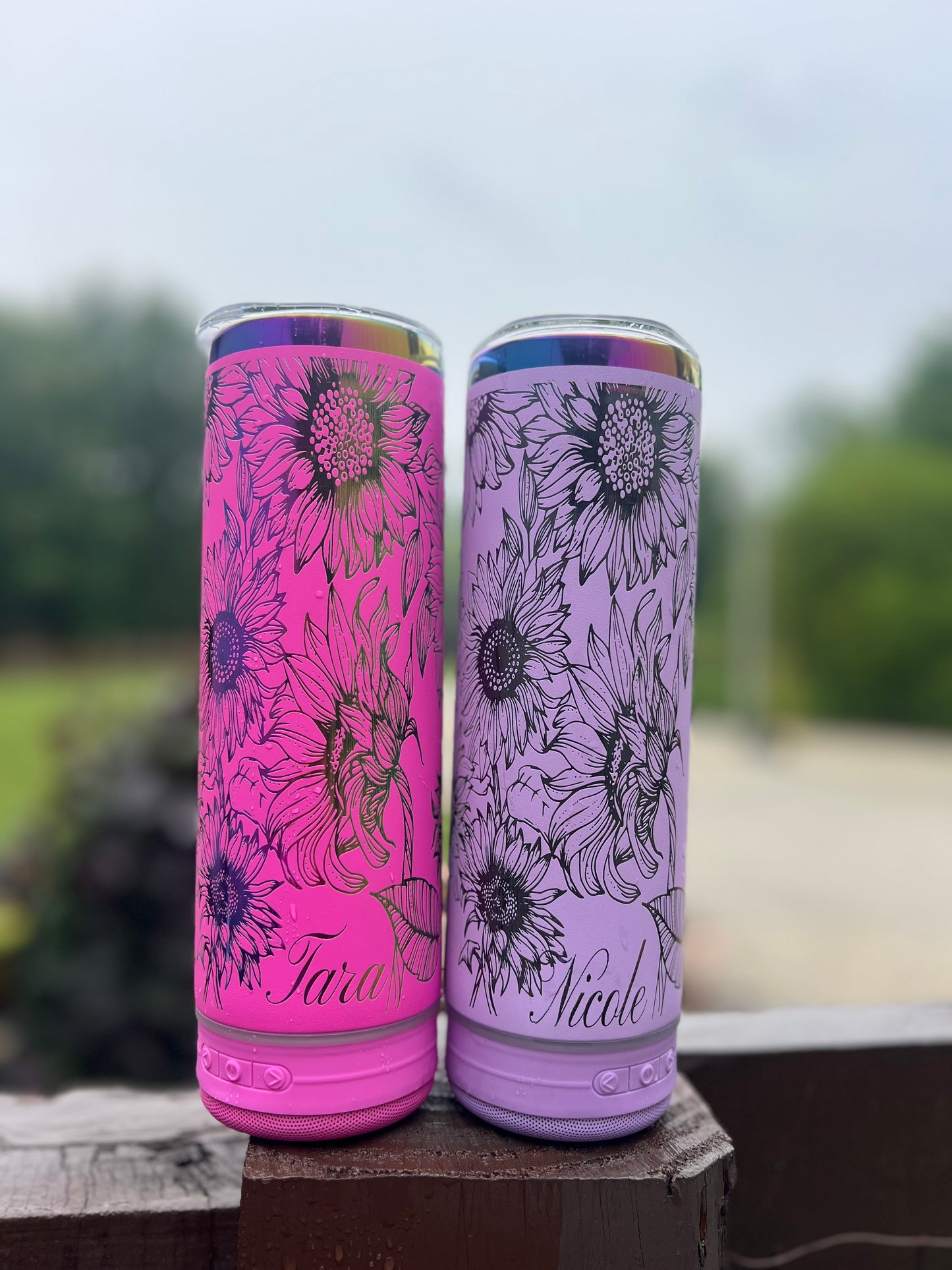 Built-in Speaker cups