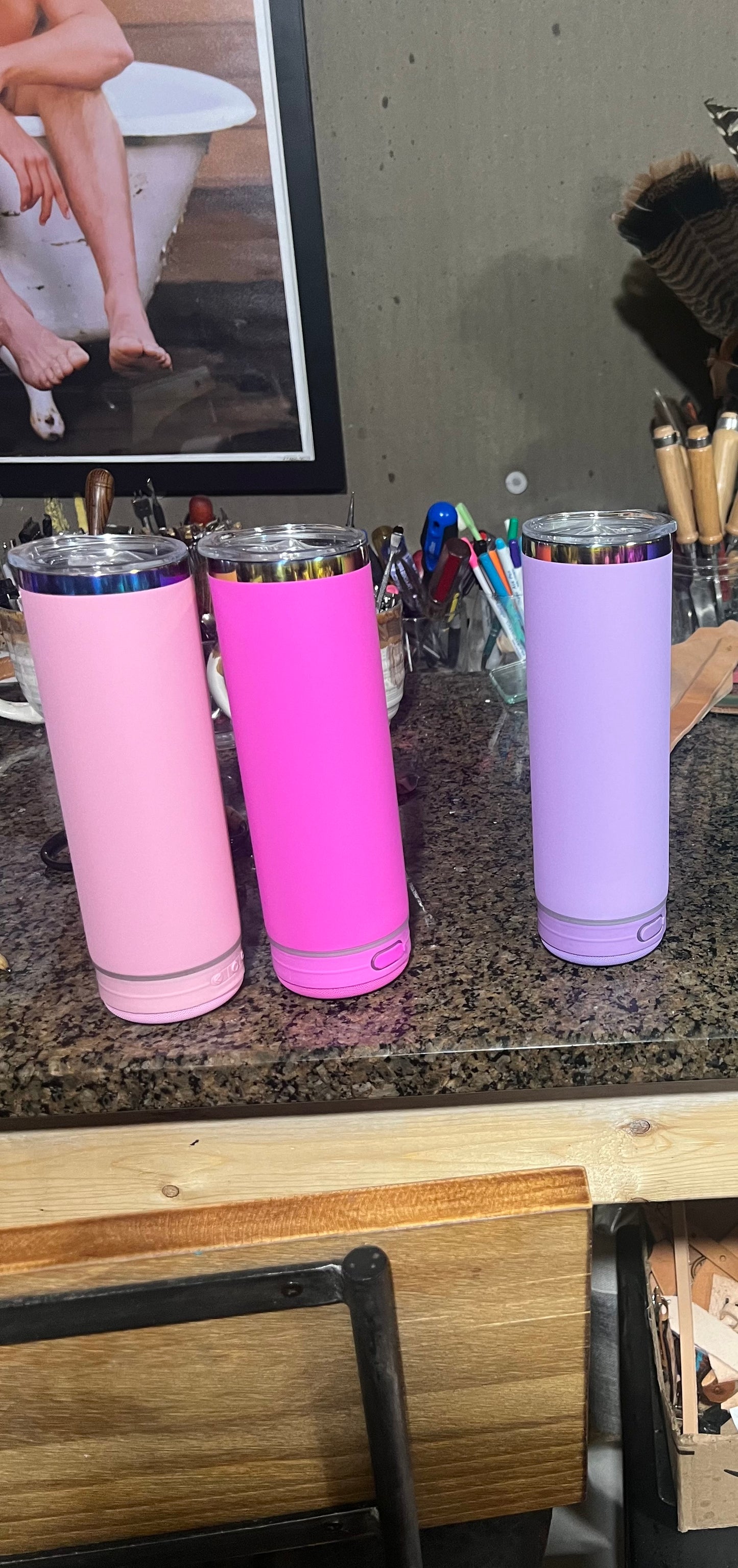 Built-in Speaker cups