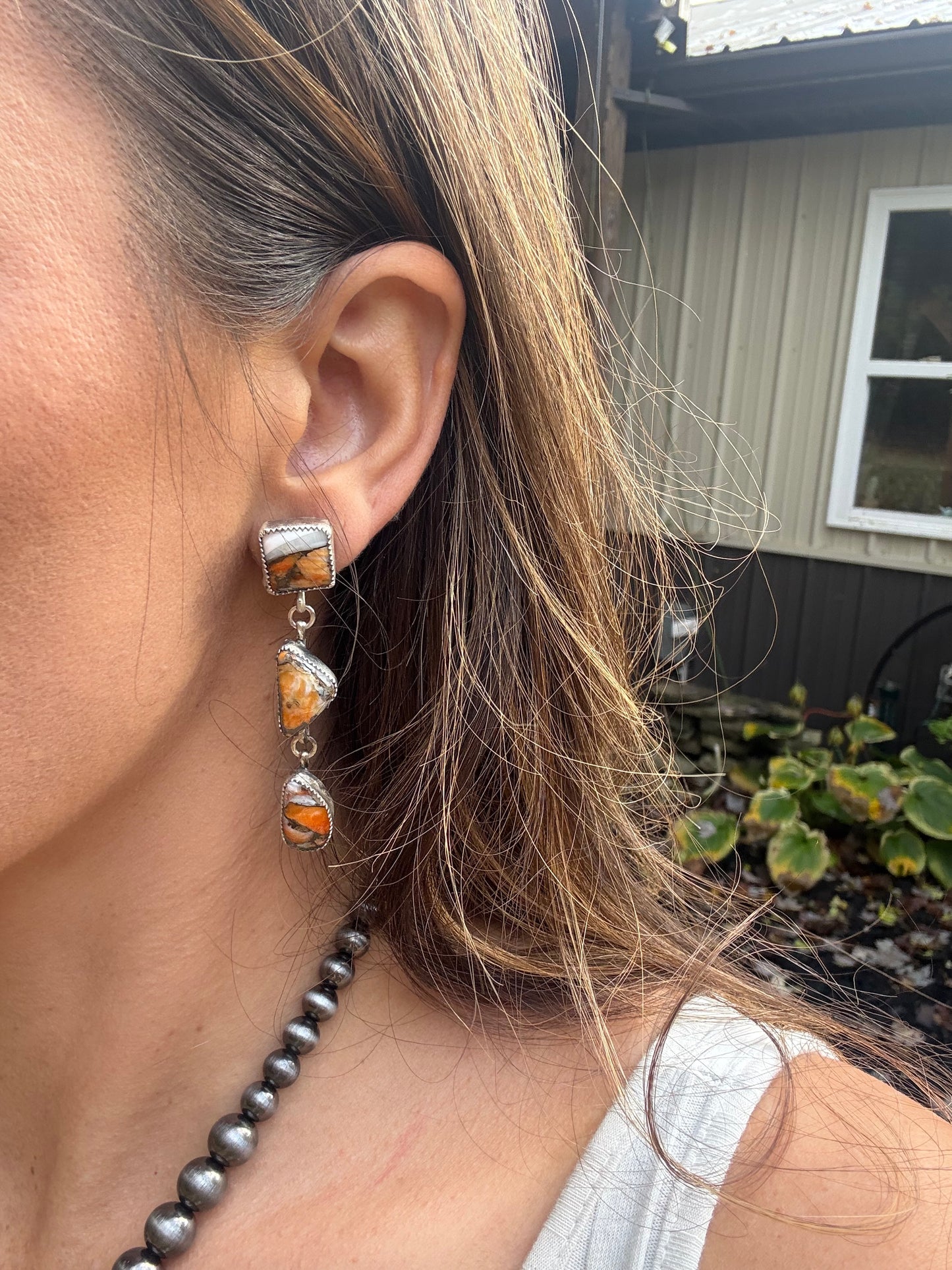 Spiny oyster stud earrings