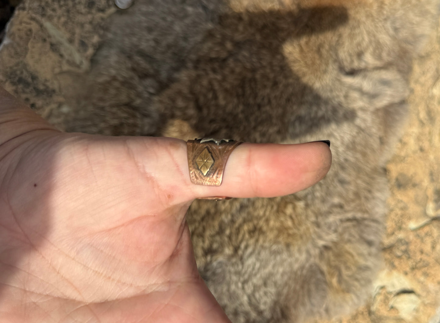 Adjustable ring (shown in size 8 thumb)