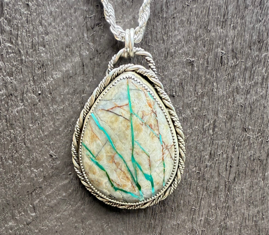 RARE Royston Ribbon pendant