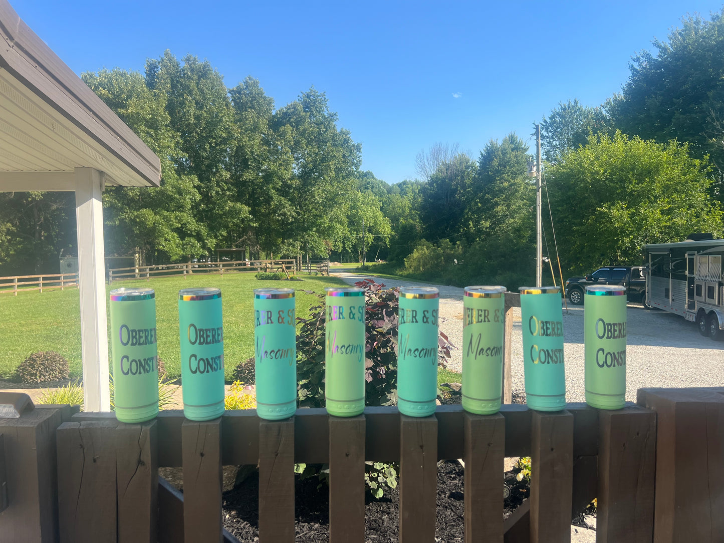 Built-in Speaker cups