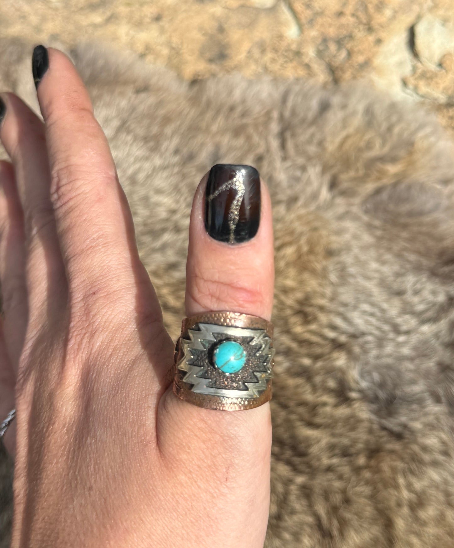 Adjustable ring (shown in size 8 thumb)